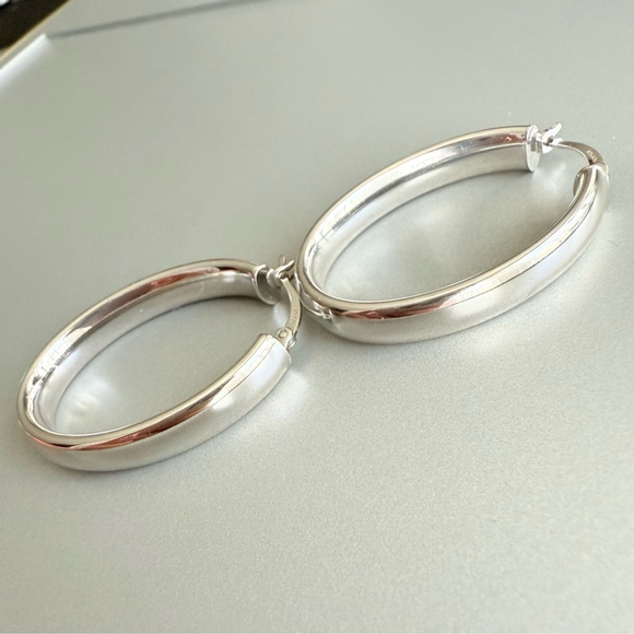 Jacmel Mauritius JCM Modern Oval Thick Hoop Sterling Silver Earrings SHINY - Picture 6 of 7